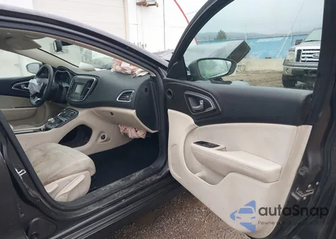 2016 Chrysler 200 Limited z USA, uszkodzony, nr VIN 1C3CCCAB8GN169965